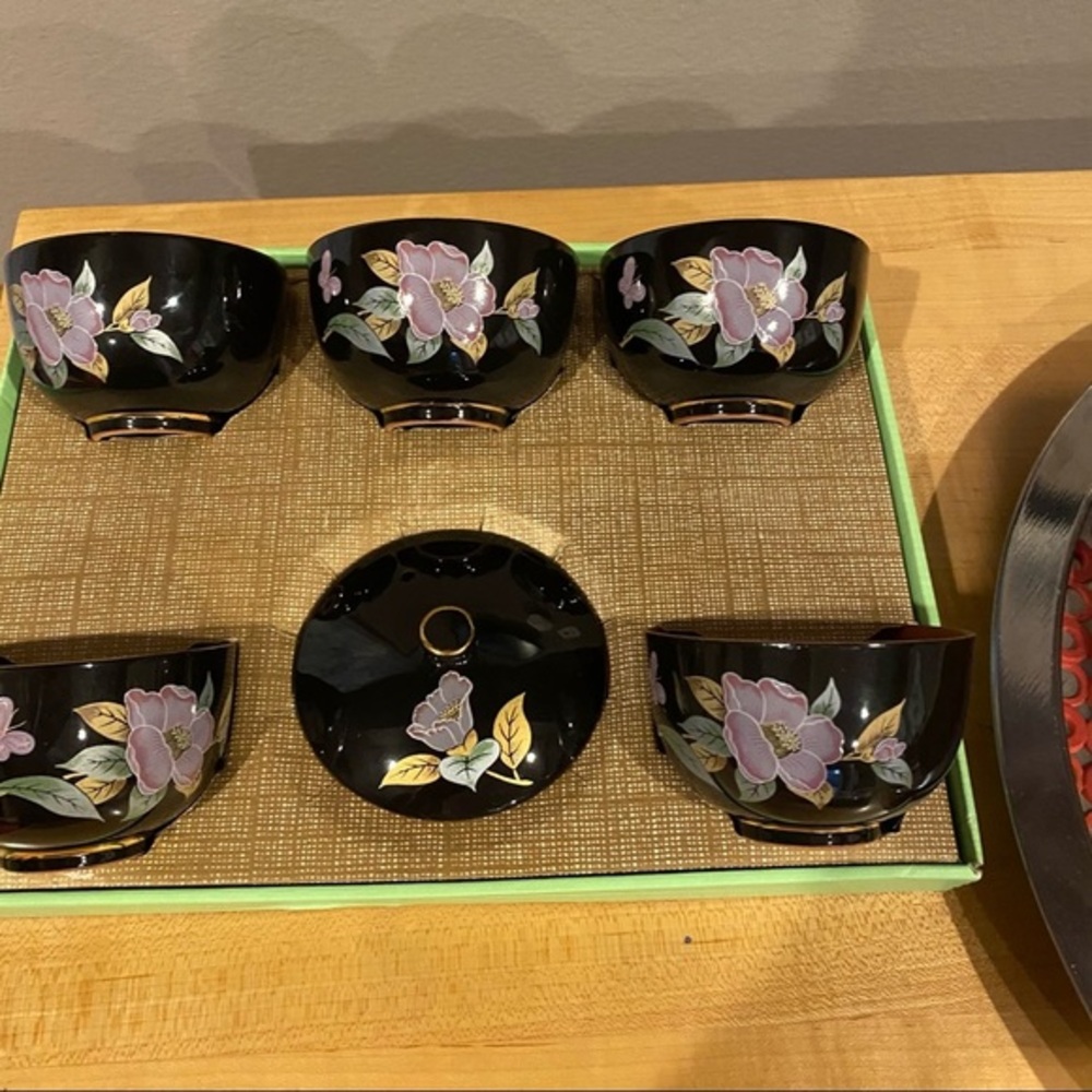 JAPANESE wooden Lacquer ware bowl set